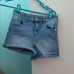 Basic jean shorts